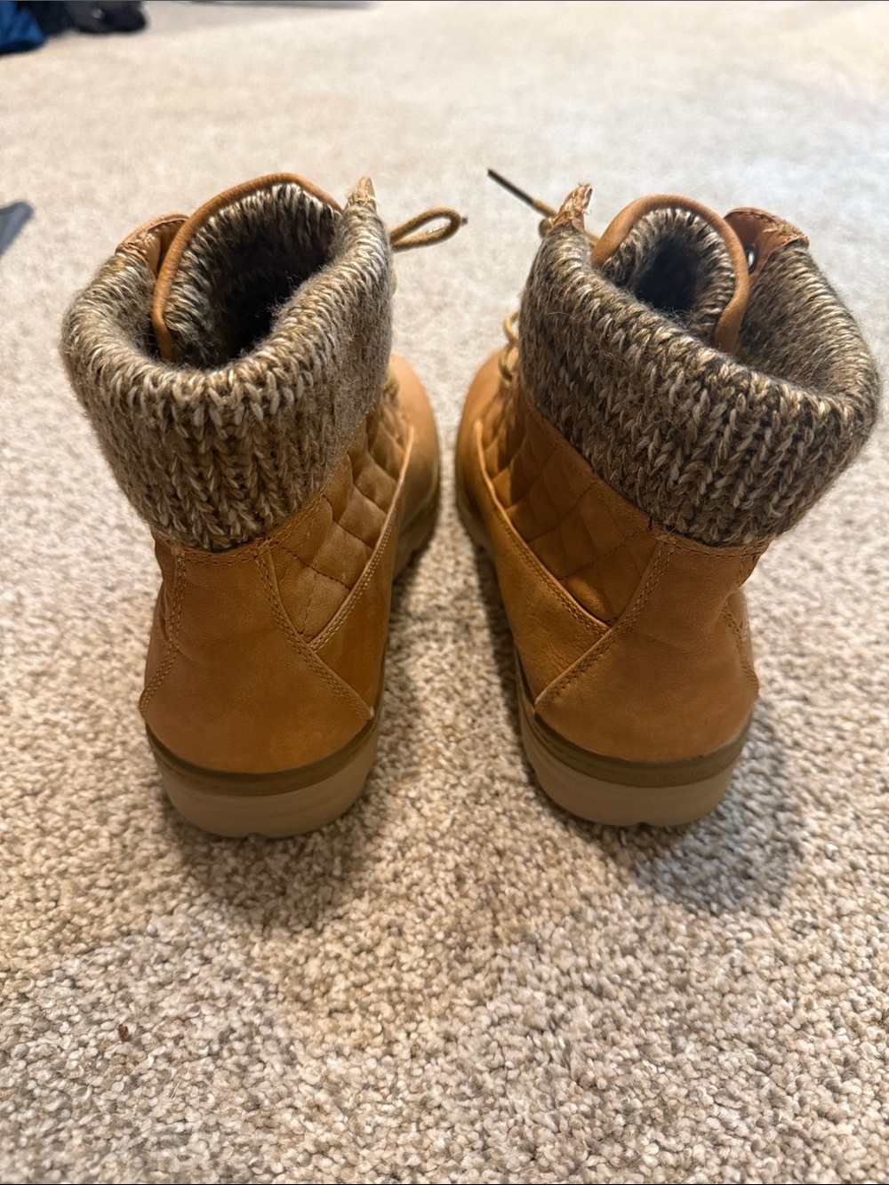 Global Win Quilted Lace-Up Ankle Boots in Tan with Knit Collar - Picture 3 of 6